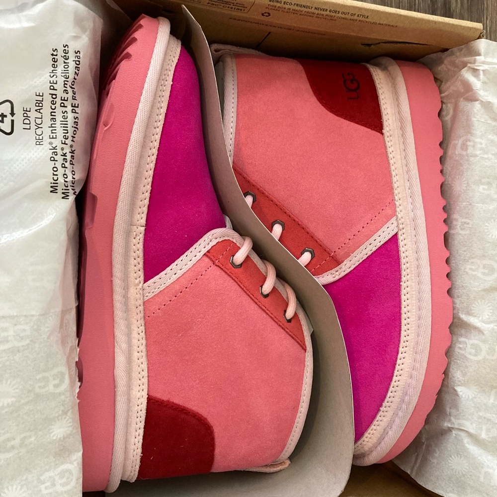 Kids UGG Neumel Mashup Size USA 4 New Colorful Boots